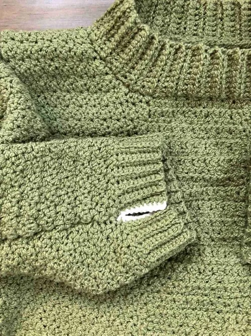 Crochet long sleeve crop top