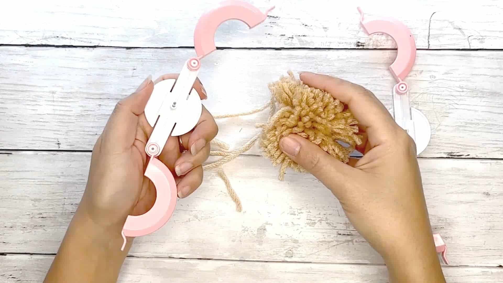 pompom maker