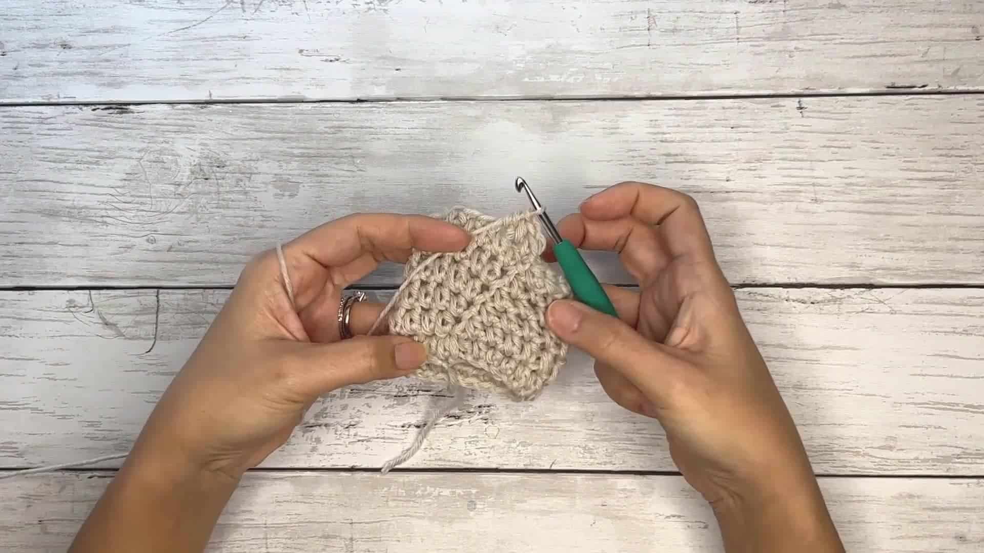 how to crochet in the round seamlessly - frame at 0m44s