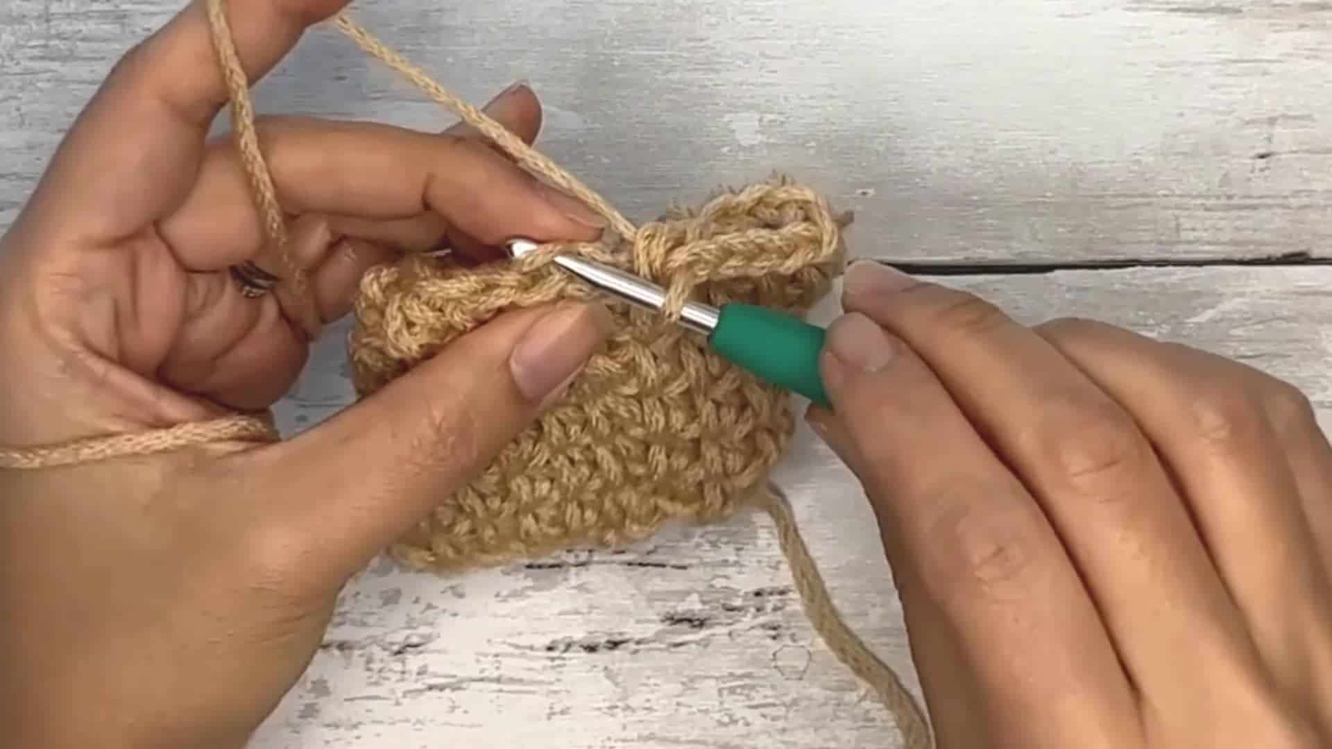 how to crochet in the round seamlessly - frame at 1m23s