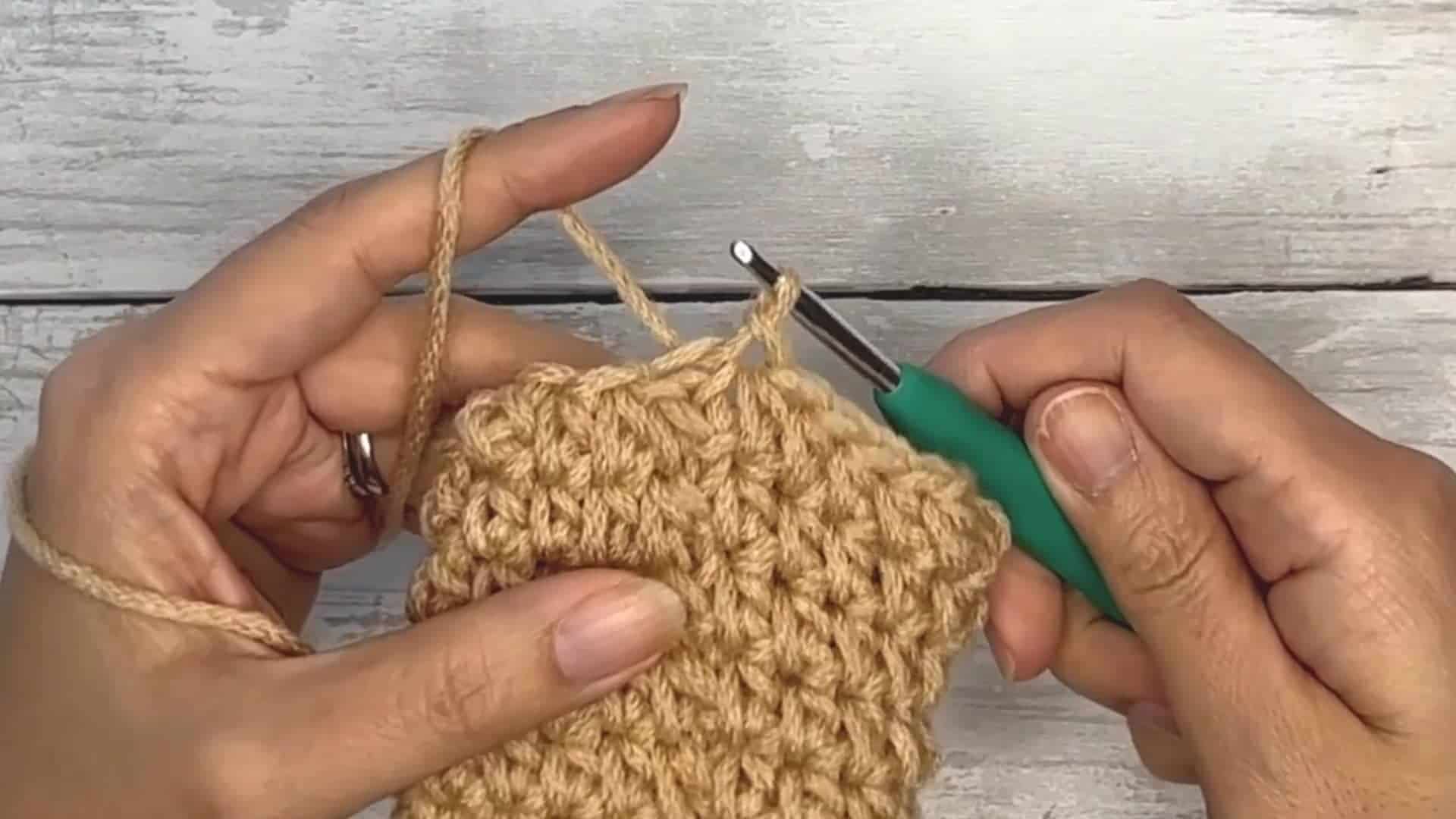 how to crochet in the round seamlessly - frame at 1m31s