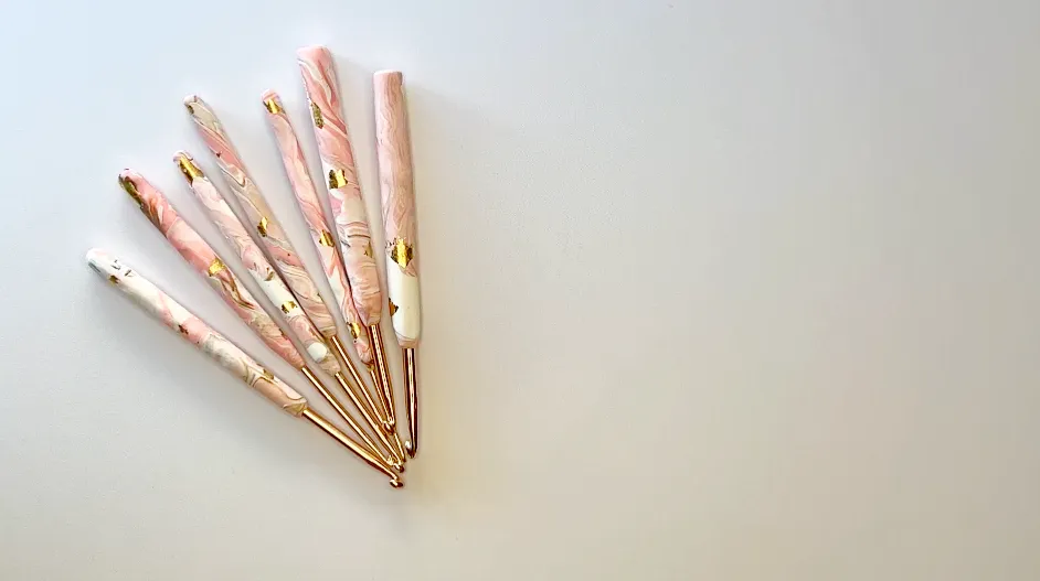 crochet hooks various sizes using polymer clay