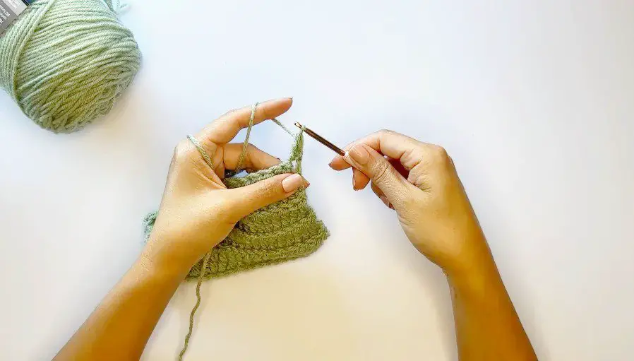 How to crochet straight edges 1st stitch