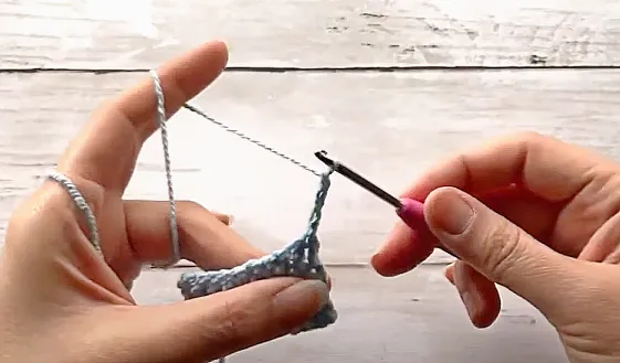 chain 3 on crochet sample