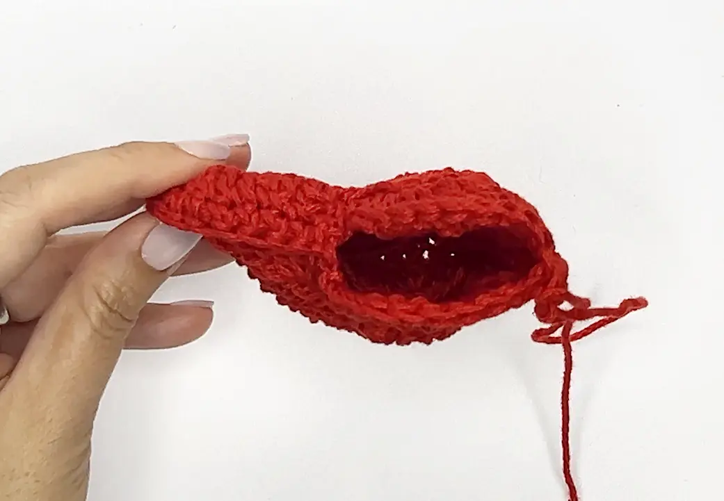 crochet poufy 3D heart pattern