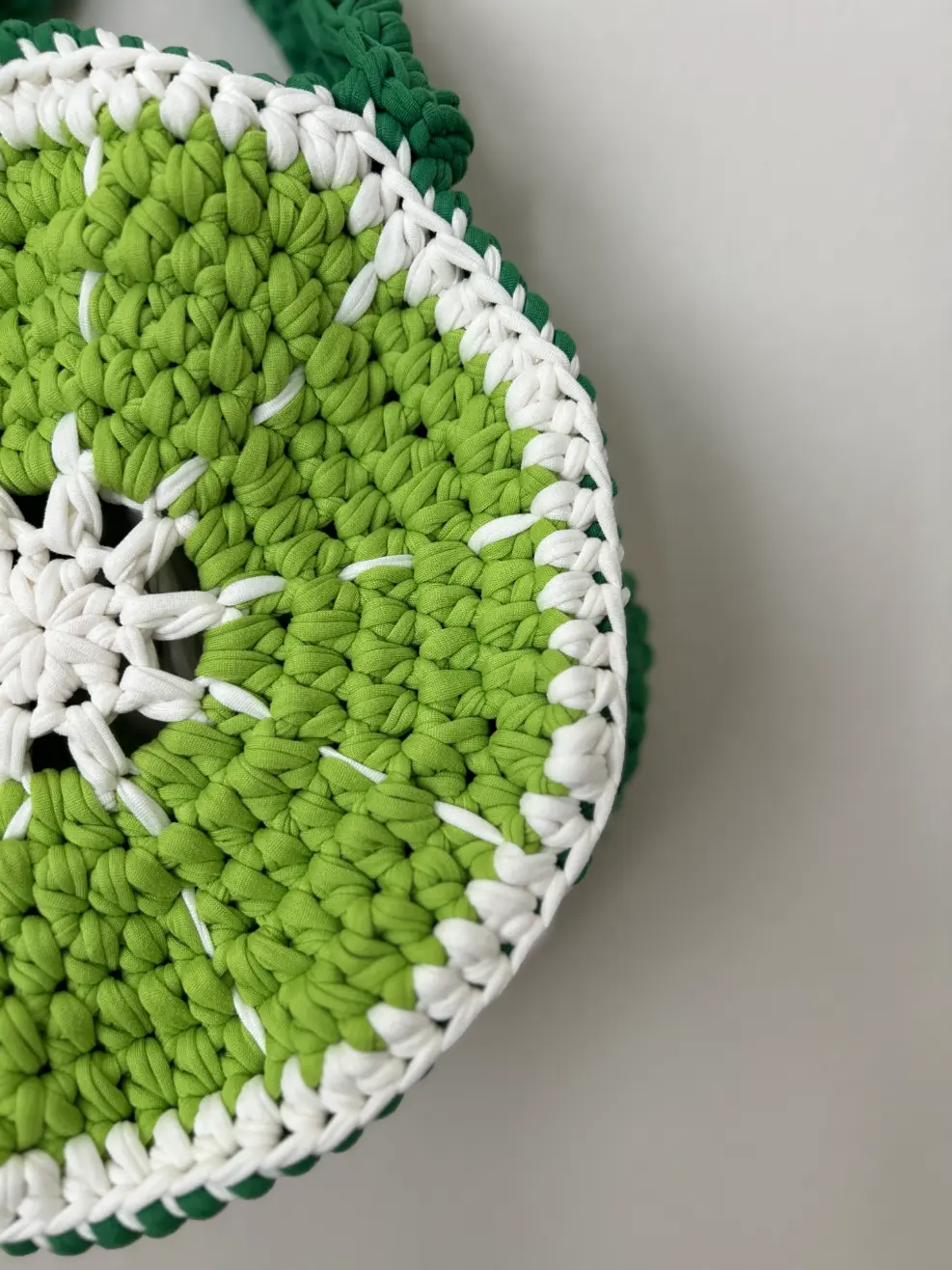 Cute Crochet Lime Handbag Free Pattern + Video